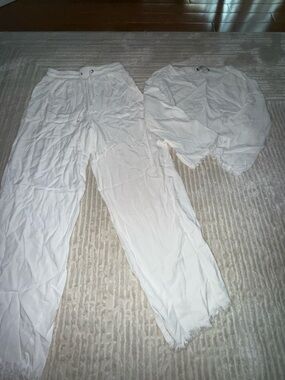 White Two-Piece Lounge Set - Lightweight Top & Drawstring Pants